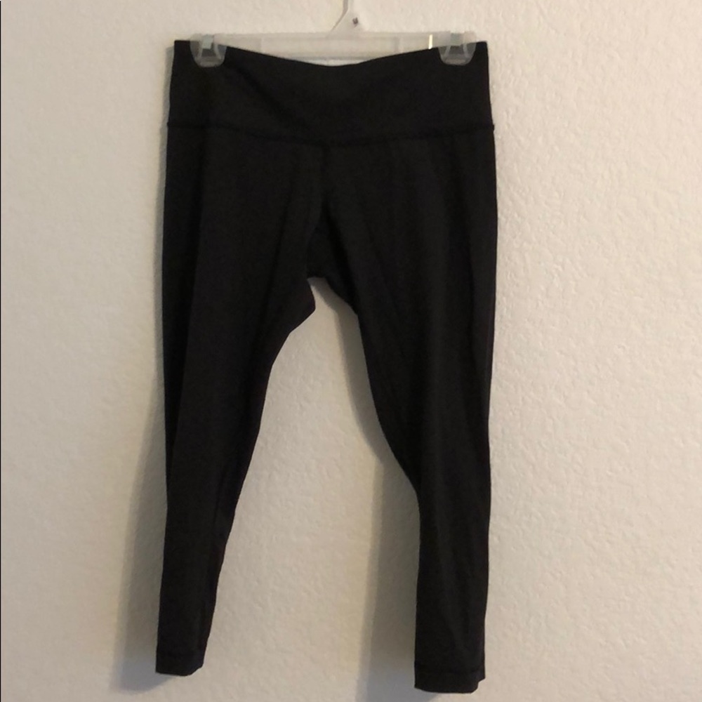 Size 6 cropped lululemon leggings
